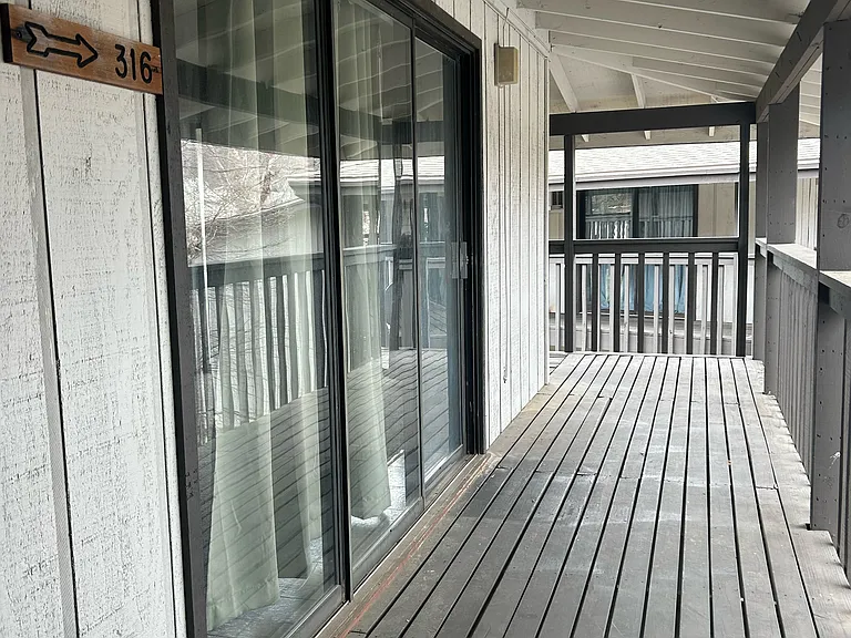 86 Hillside Dr — Photo 6