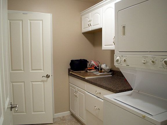 5th image of 1545 Bridgewater Way S