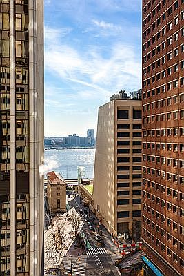 4th image of 3 Hanover Sq APT 11H