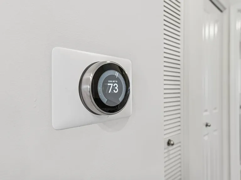 Smart thermostat