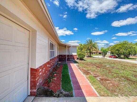 3rd image of 1227 Sunset Cir