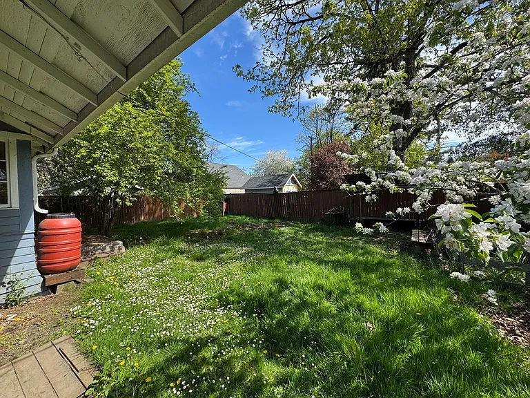 2077 Onyx St — Photo 10
