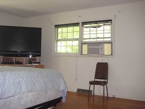 3rd image of 7 Vichy Dr