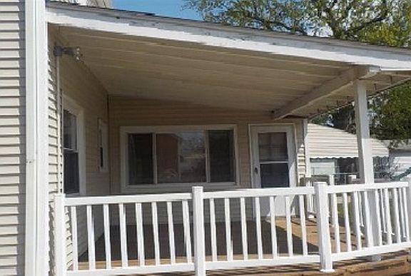 3rd image of 12324 Darlington Ave