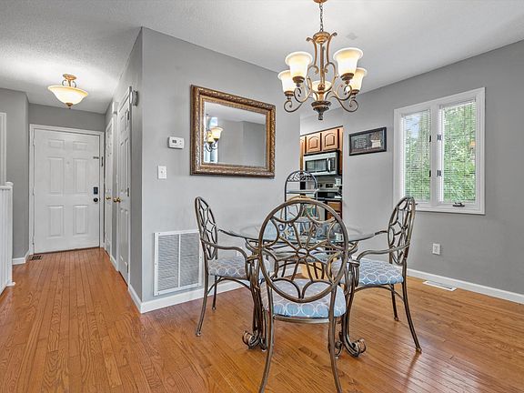 4th image of 306 Greenwood Way #2C