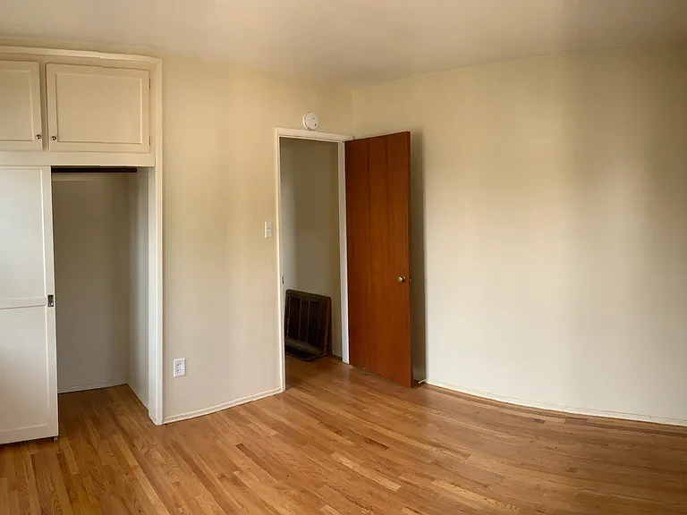 5853 Adelaide Ave #5855 — Photo 12