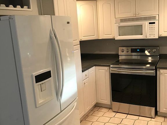 2nd image of 1065 Portsmouth Ln