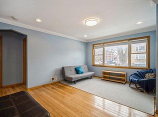 4800 Grove St APT 2E, Skokie, IL 60077