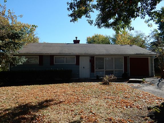 3rd image of 7313 E 109th St