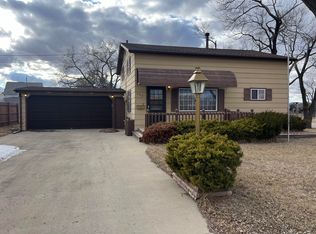 202 S 14th St, Aberdeen, SD 57401