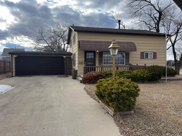 202 S 14th St, Aberdeen, SD 57401