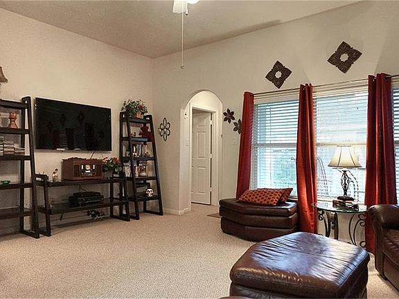 5th image of 15923 Cottage Ivy Cir