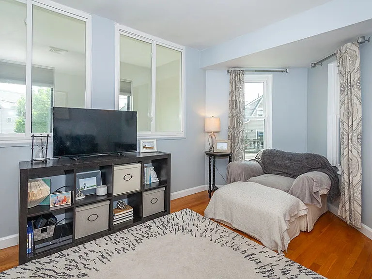 129 Governor Winthrop Rd — Photo 17