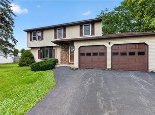 5547 Veneto Dr, Clay, NY 13041