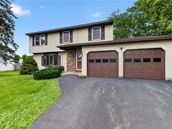 5547 Veneto Dr, Clay, NY 13041