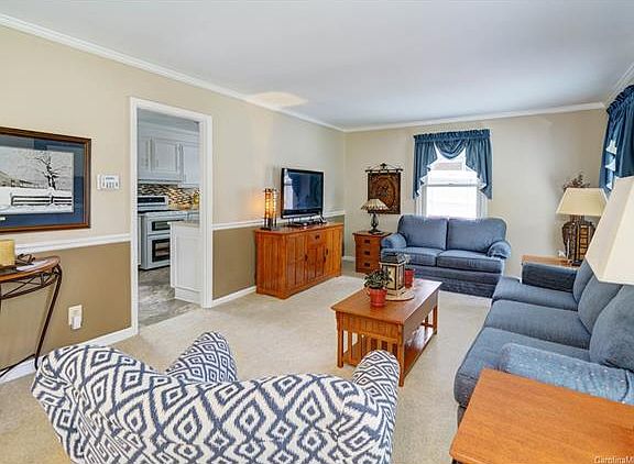 3rd image of 3947 Somerdale Ln