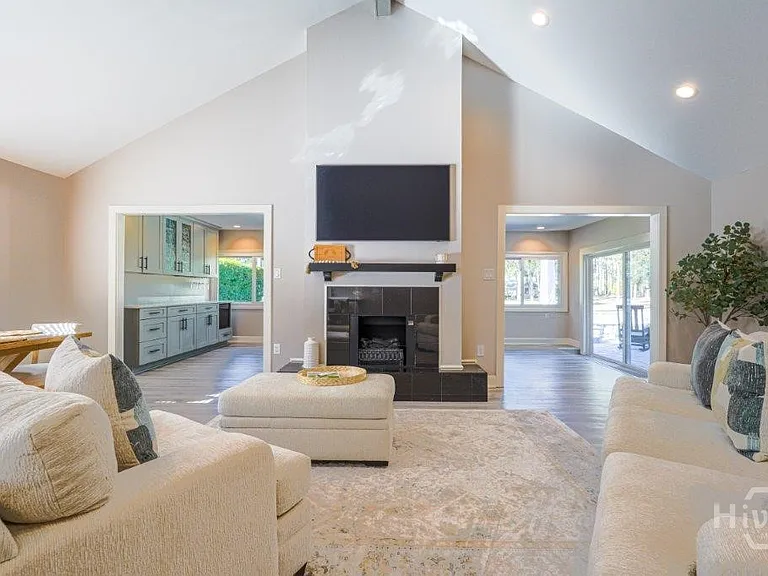 53 Village Green Cir — Photo 5