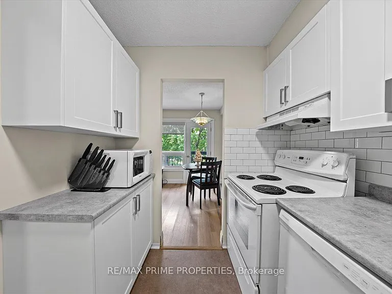 158 McArthur Ave #209 — Photo 5