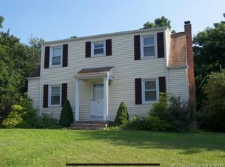15 Sunset Rd, Ellington, CT 06029