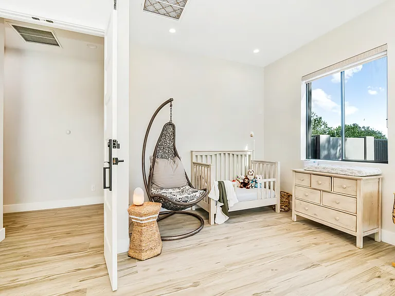 7417 E Paradise Dr — Photo 32