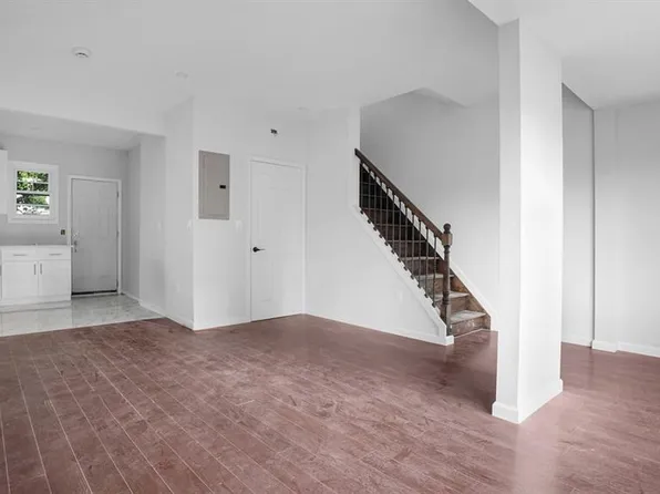 2040 Washington Avenue image 7 of 25