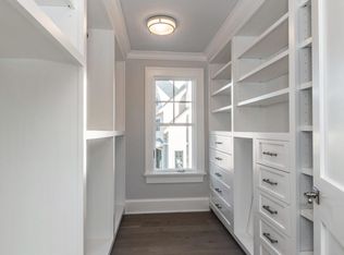 114 Elm Pl, New Canaan, CT 06840