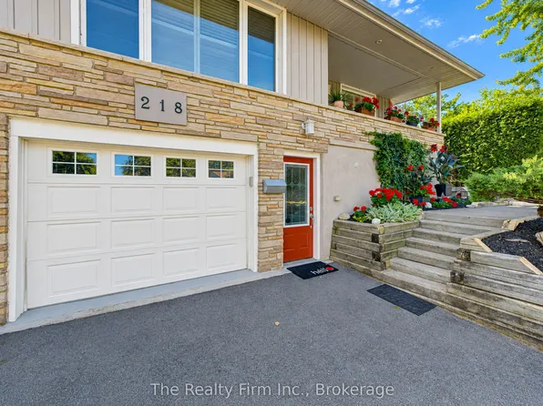 218 Forestwood Dr, Kitchener, ON N2N 1B9