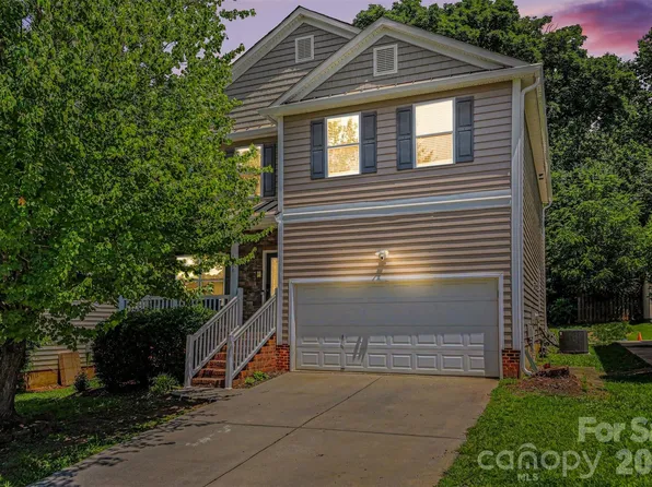 6908 Centerline Dr, Charlotte, NC 28278