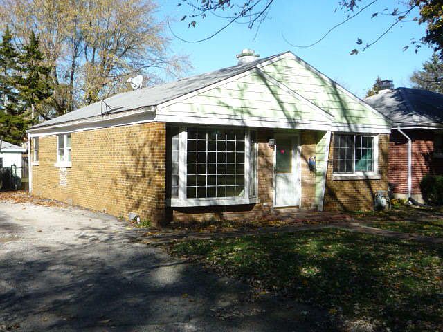 1st image of 846 E Lange St