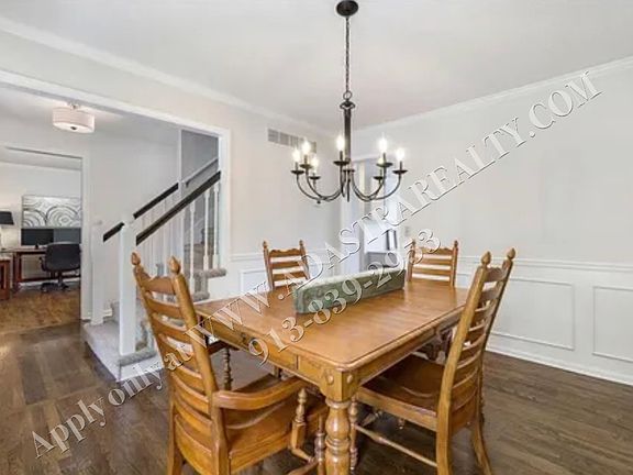 5th image of 6029 W 158th St