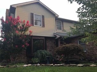 2820 Oakshire Dr, Evansville, IN 47711