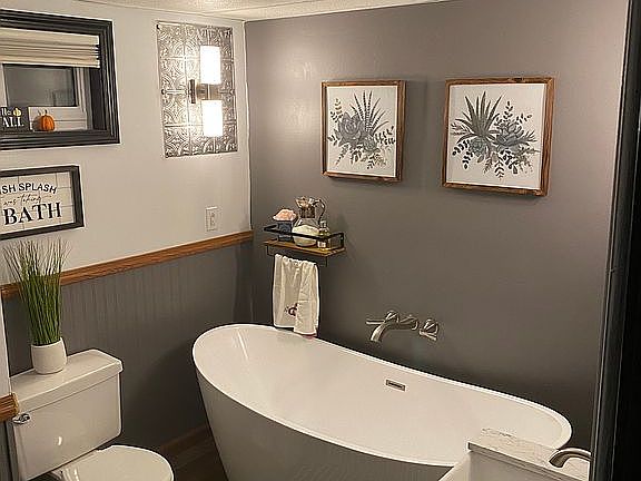 Lower level bathroom suite 