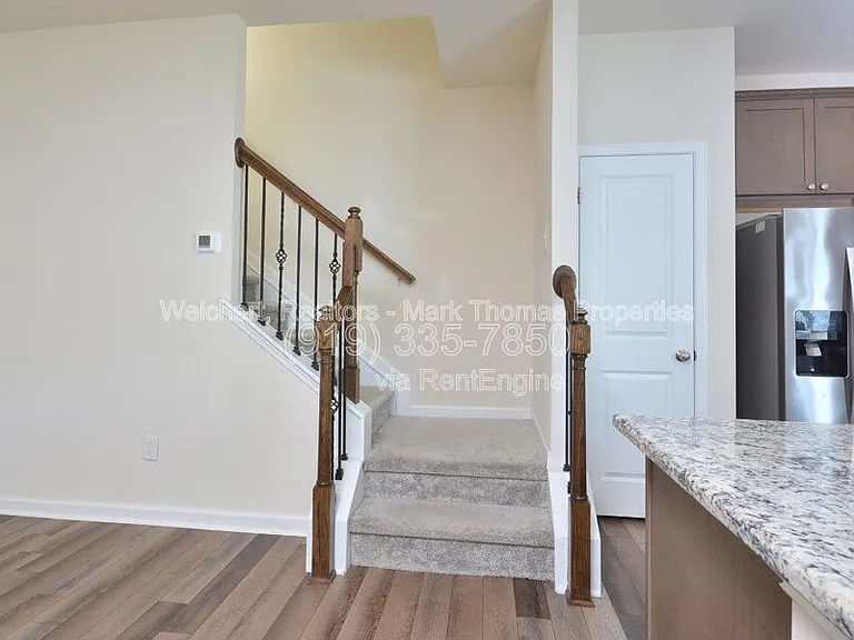 409 Vassar Dr — Photo 14