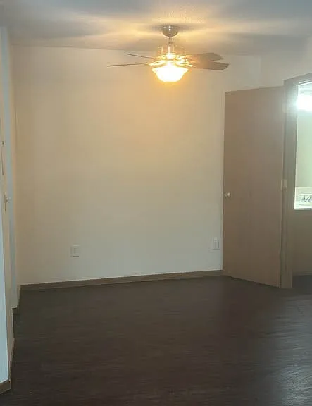 305 Waters Edge Dr — Photo 10