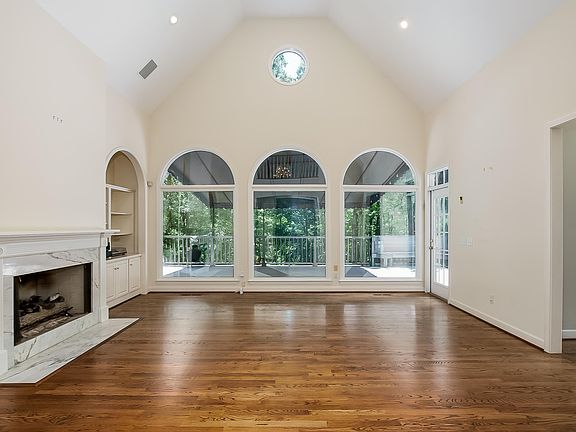 5th image of 9001 Admiralty Ln