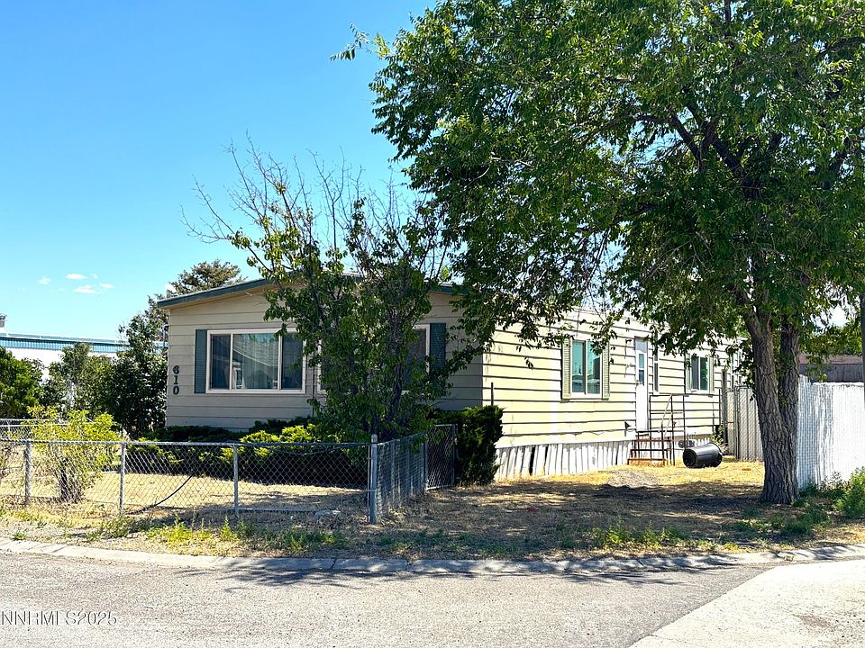 2nd image of 610 Walnut Ct