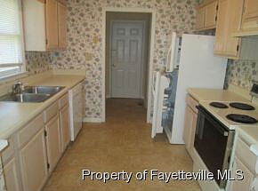 4th image of 814 Eagle Landing Dr