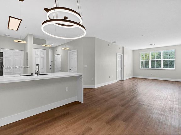 2nd image of 4602 S West Ave #523