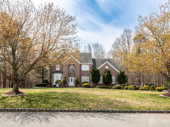 845 Woodbury Dr, Jackson, NJ 08527