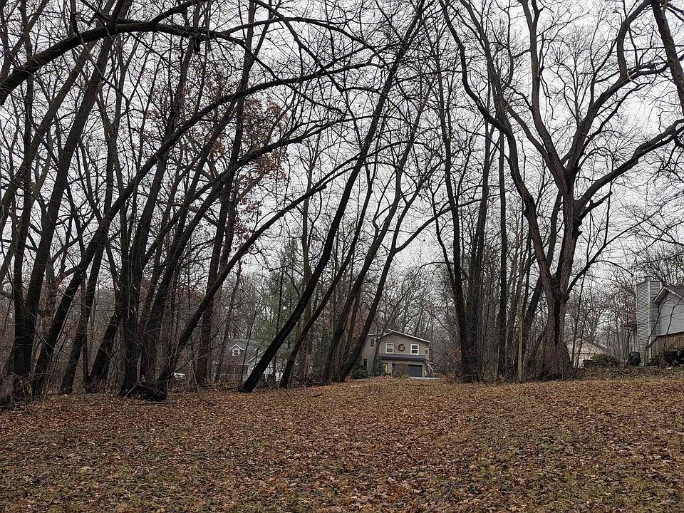 2nd image of 439 Lockwood Rd