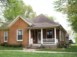 401 E 9th St, Mount Carmel, IL 62863