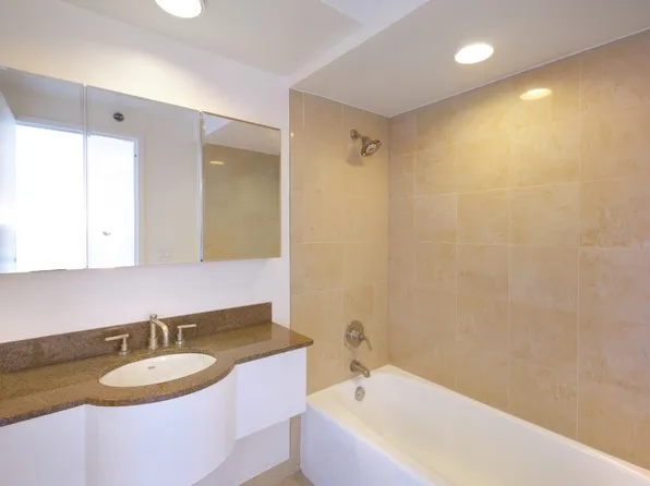 150 East 34th Street image 10 of 36