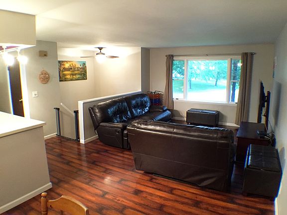 3rd image of 1 Greybirch Ct
