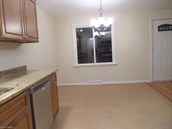 5th image of 29531 Wood St