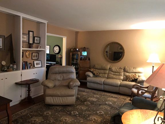4th image of 37 Sterling Ave