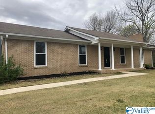 704 Logwood Rd SW, Hartselle, AL 35640