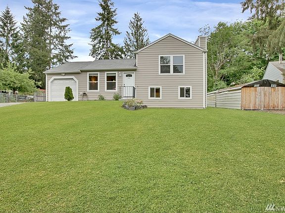 2nd image of 15711 97th Avenue Ct E