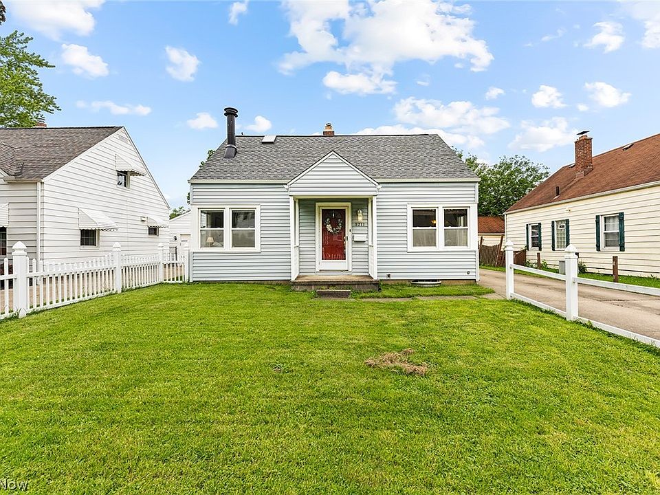 1st image of 3211 Oakwood Dr