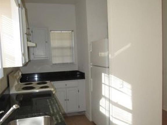 4th image of 1201 E Hernandez St