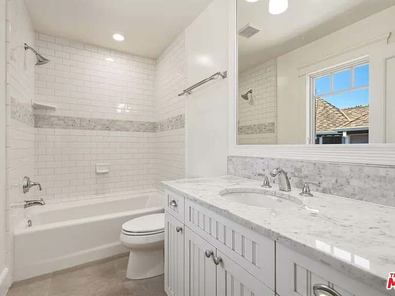 1633 Voorhees Ave — Photo 36